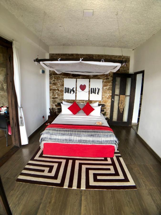 Romance In Bed and breakfast