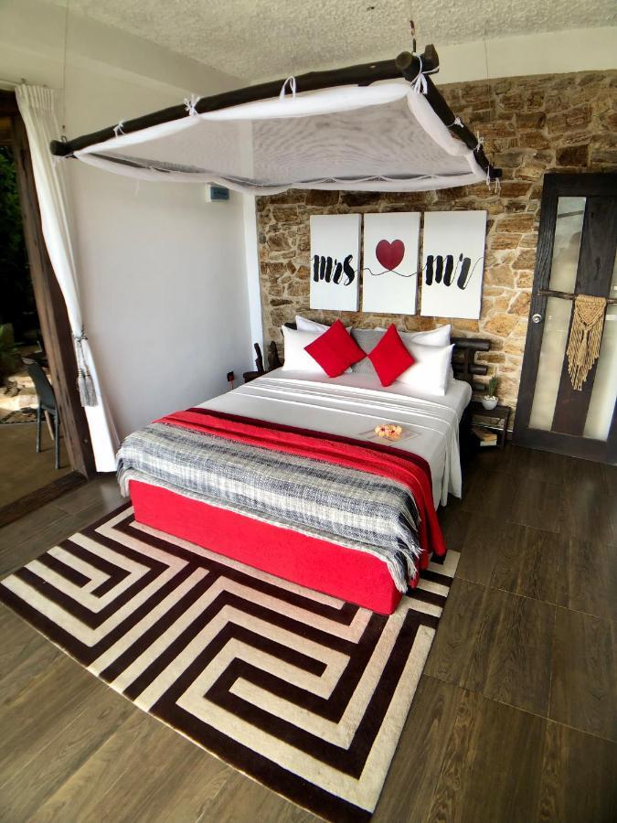 Romance In Bed and breakfast *